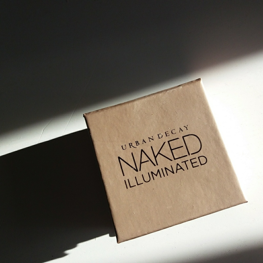 Urban Decay Naked Illuminated Powder travel size